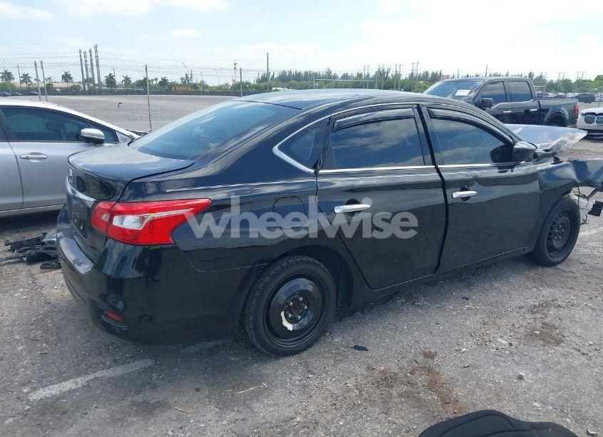 Photo 4 of 2018 Nissan Sentra S (VIN 3N1AB7AP0JY313529)