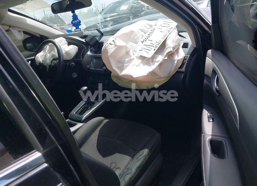 Photo 5 of 2018 Nissan Sentra S (VIN 3N1AB7AP0JY313529)