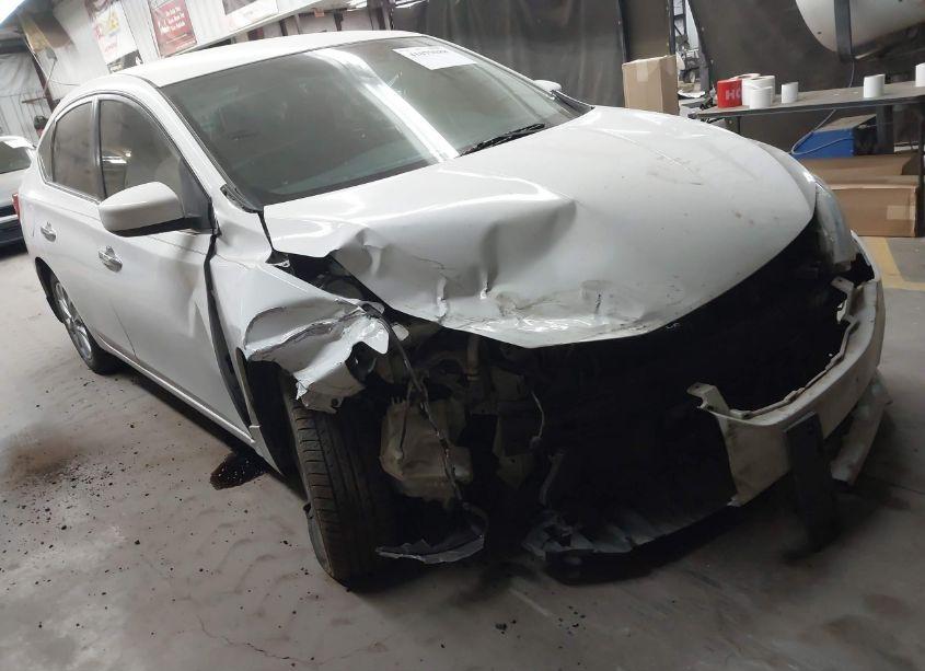 2018 Nissan Sentra SV (VIN 3N1AB7AP0JY320139) main photo