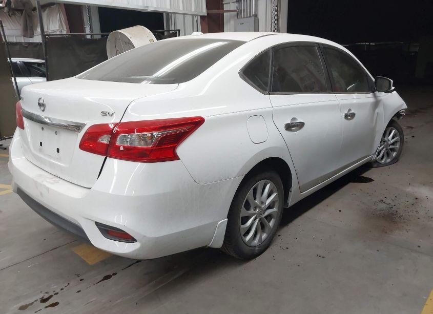 Photo 4 of 2018 Nissan Sentra SV (VIN 3N1AB7AP0JY320139)