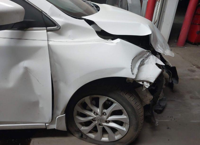 Photo 6 of 2018 Nissan Sentra SV (VIN 3N1AB7AP0JY320139)