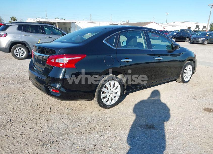 Photo 4 of 2018 Nissan Sentra (VIN 3N1AB7AP0JY324949)