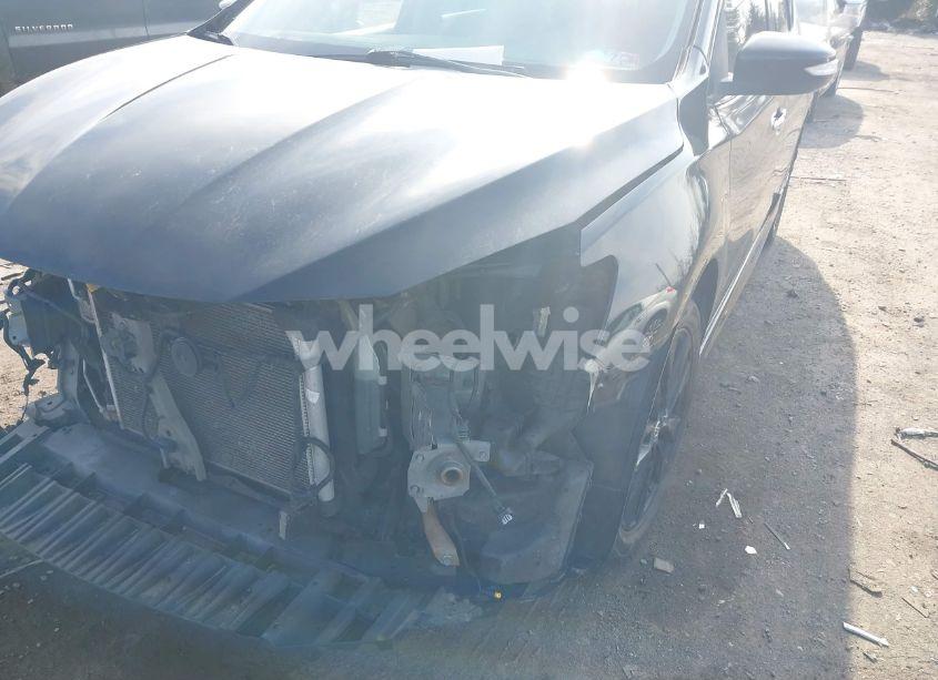 Photo 6 of 2018 Nissan Sentra SR (VIN 3N1AB7AP0JY344294)