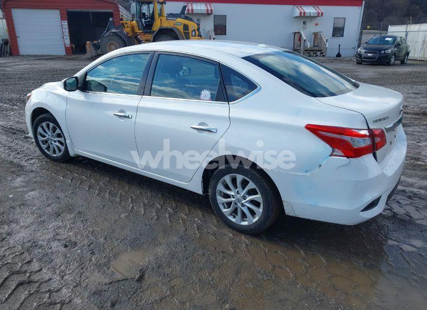 Photo 3 of 2019 Nissan Sentra SV (VIN 3N1AB7AP0KL608452)