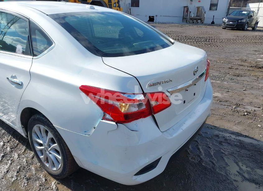 Photo 6 of 2019 Nissan Sentra SV (VIN 3N1AB7AP0KL608452)