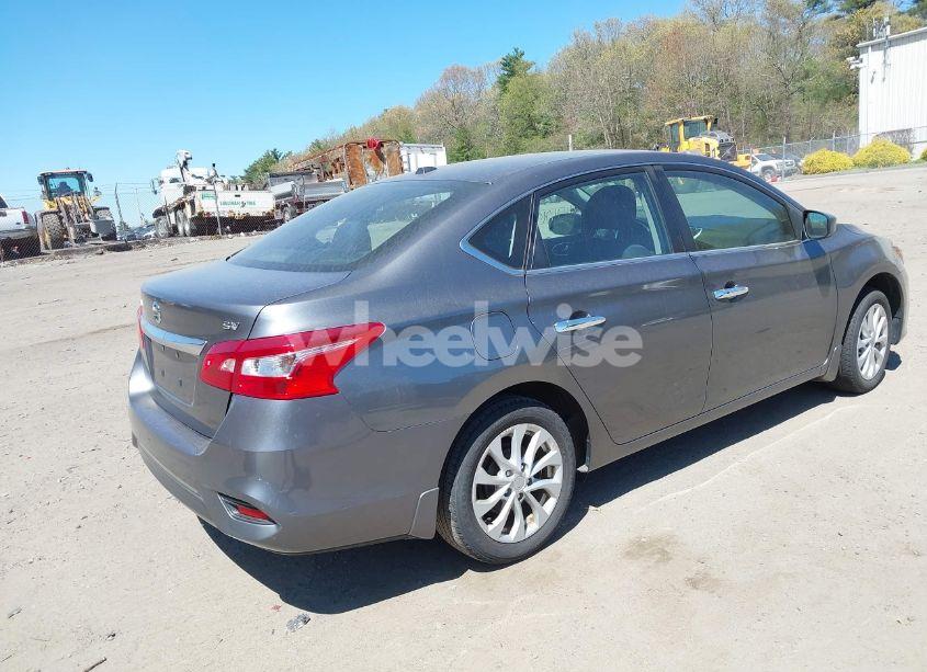 Photo 4 of 2019 Nissan Sentra SV (VIN 3N1AB7AP0KL609052)