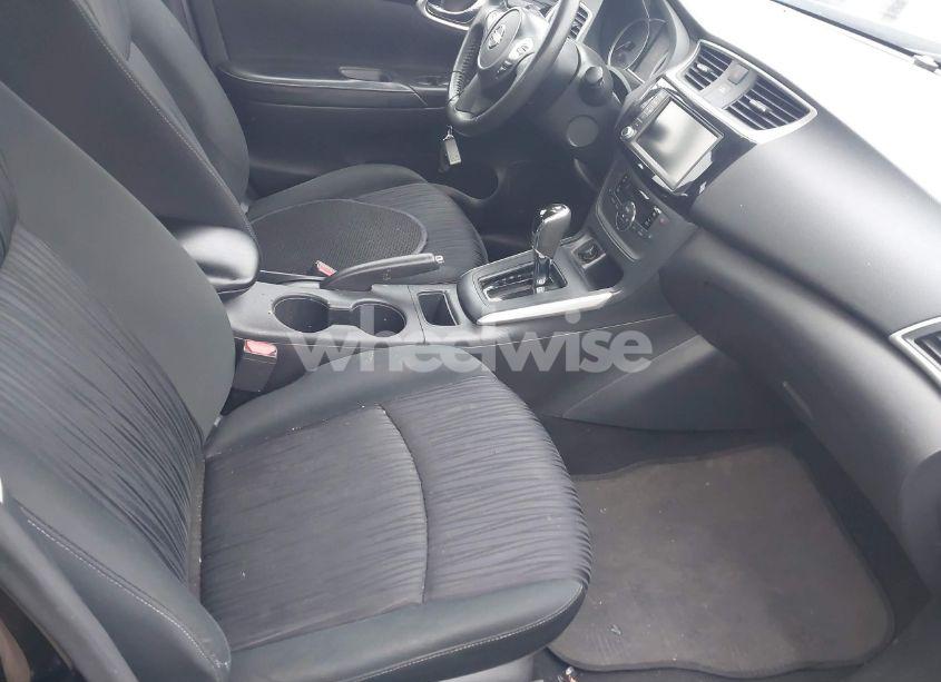 Photo 5 of 2019 Nissan Sentra SV (VIN 3N1AB7AP0KL626532)