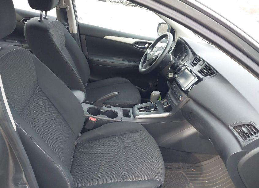 Photo 5 of 2019 Nissan Sentra S (VIN 3N1AB7AP0KY217384)