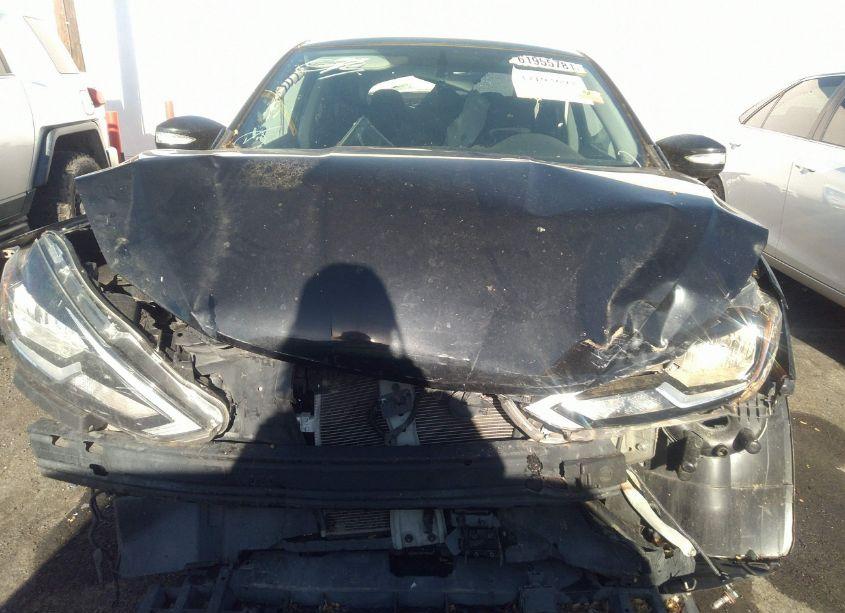 Photo 10 of 2019 Nissan Sentra SR (VIN 3N1AB7AP0KY220060)