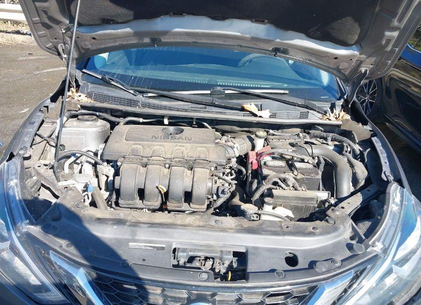 Photo 10 of 2019 Nissan Sentra S (VIN 3N1AB7AP0KY262910)