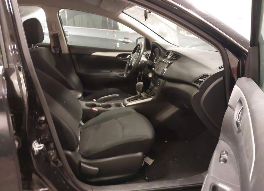 Photo 5 of 2019 Nissan Sentra S (VIN 3N1AB7AP0KY263846)