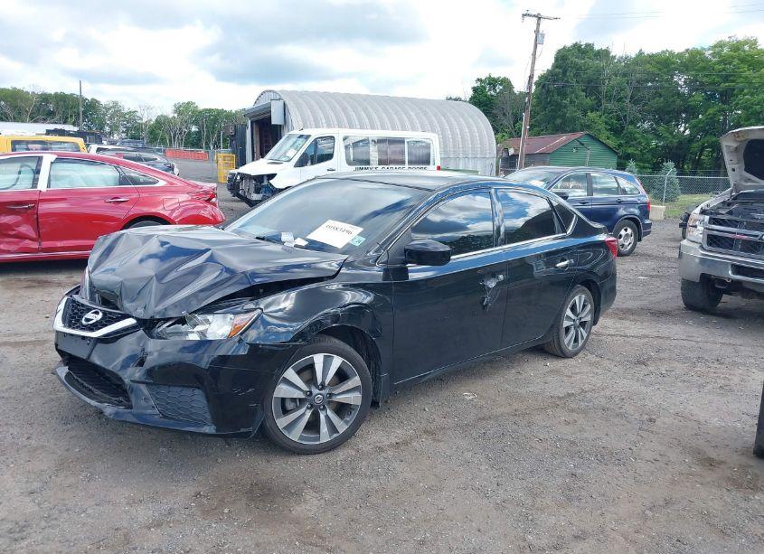 Photo 2 of 2019 Nissan Sentra SV (VIN 3N1AB7AP0KY272174)