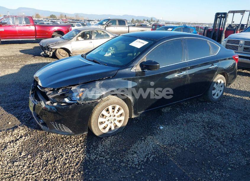 Photo 2 of 2019 Nissan Sentra SV (VIN 3N1AB7AP0KY275852)