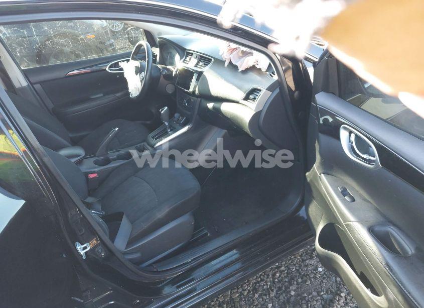 Photo 5 of 2019 Nissan Sentra SV (VIN 3N1AB7AP0KY275852)