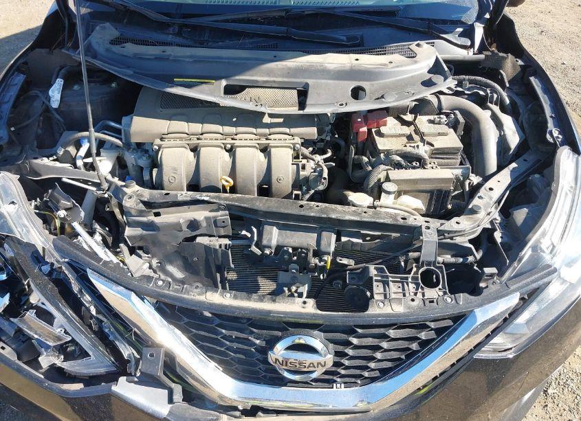 Photo 10 of 2019 Nissan Sentra SR (VIN 3N1AB7AP0KY276077)
