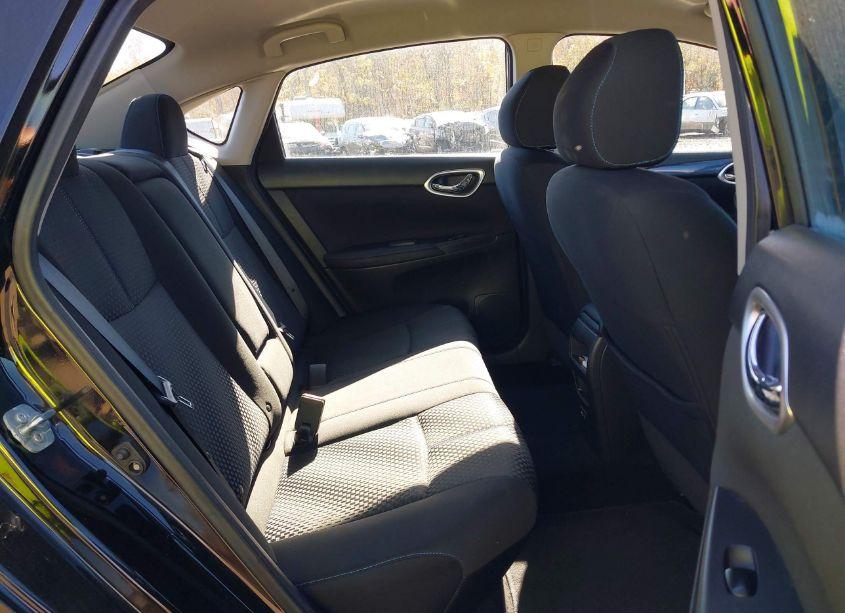 Photo 8 of 2019 Nissan Sentra SR (VIN 3N1AB7AP0KY276077)