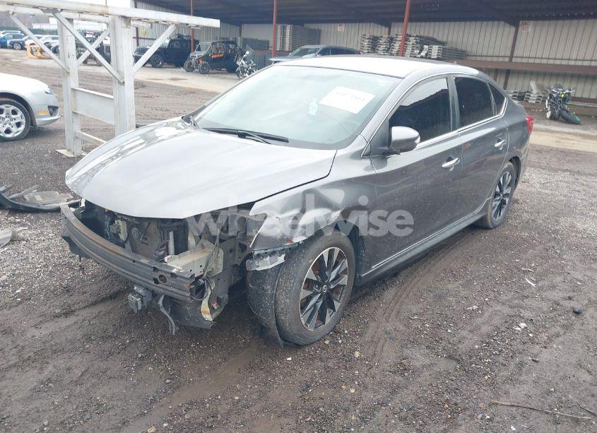 Photo 2 of 2019 Nissan Sentra SR (VIN 3N1AB7AP0KY279738)