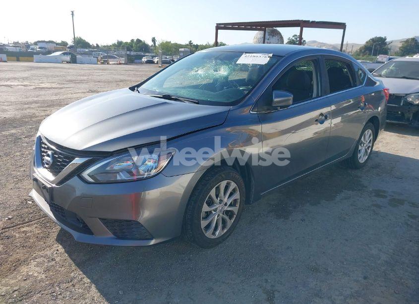 Photo 2 of 2019 Nissan Sentra SV (VIN 3N1AB7AP0KY283319)