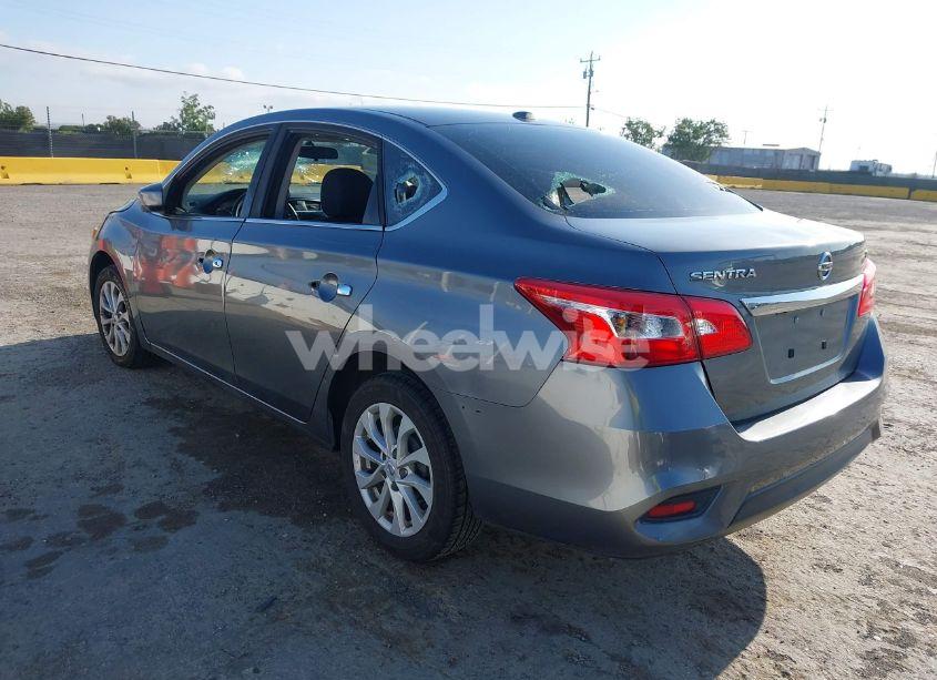 Photo 3 of 2019 Nissan Sentra SV (VIN 3N1AB7AP0KY283319)