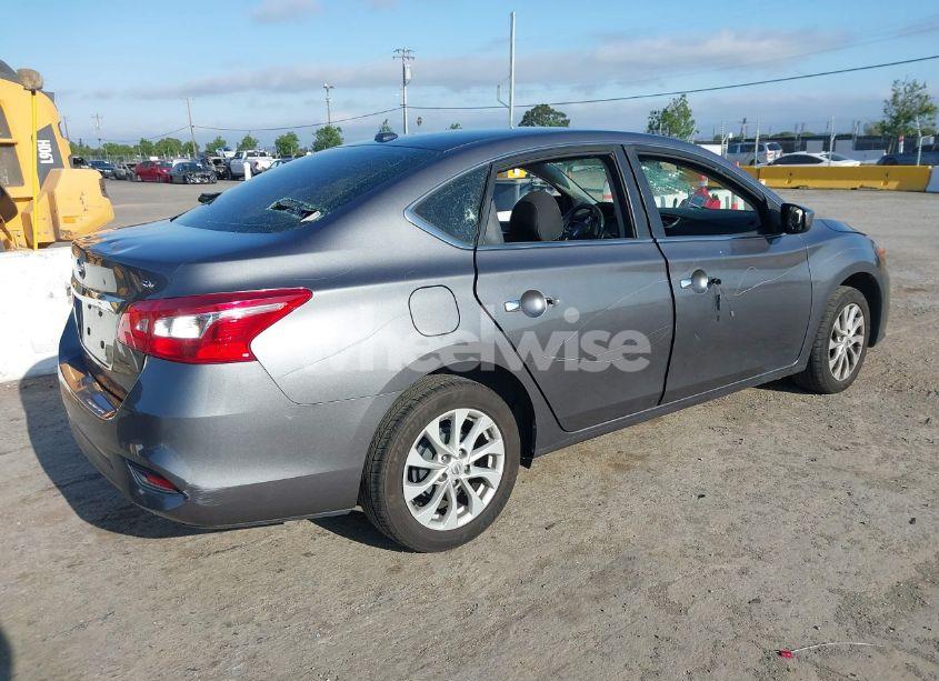 Photo 4 of 2019 Nissan Sentra SV (VIN 3N1AB7AP0KY283319)