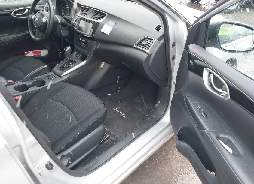 Photo 5 of 2019 Nissan Sentra SV (VIN 3N1AB7AP0KY300944)