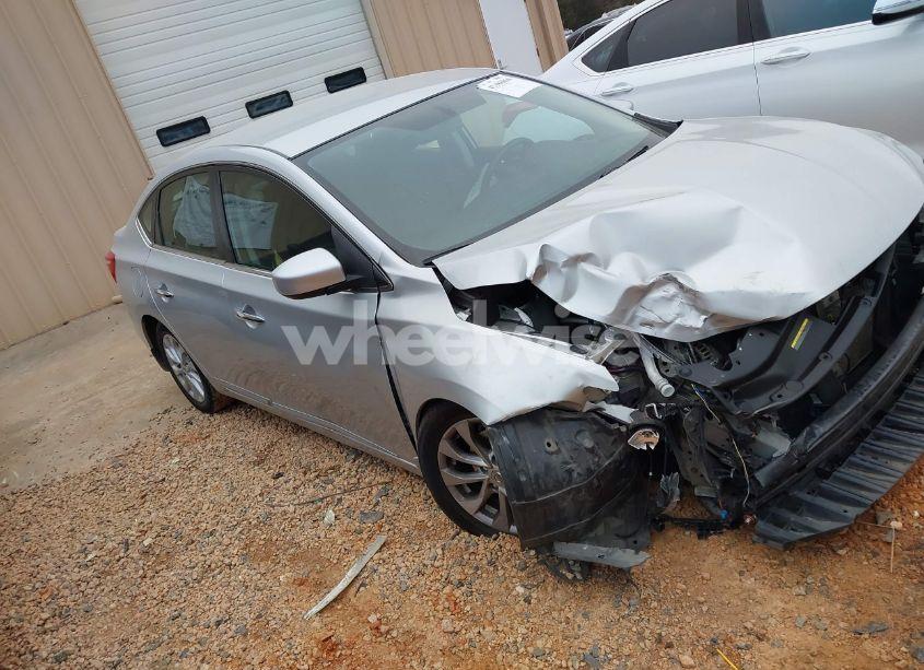 2019 Nissan Sentra SV (VIN 3N1AB7AP0KY304511) main photo