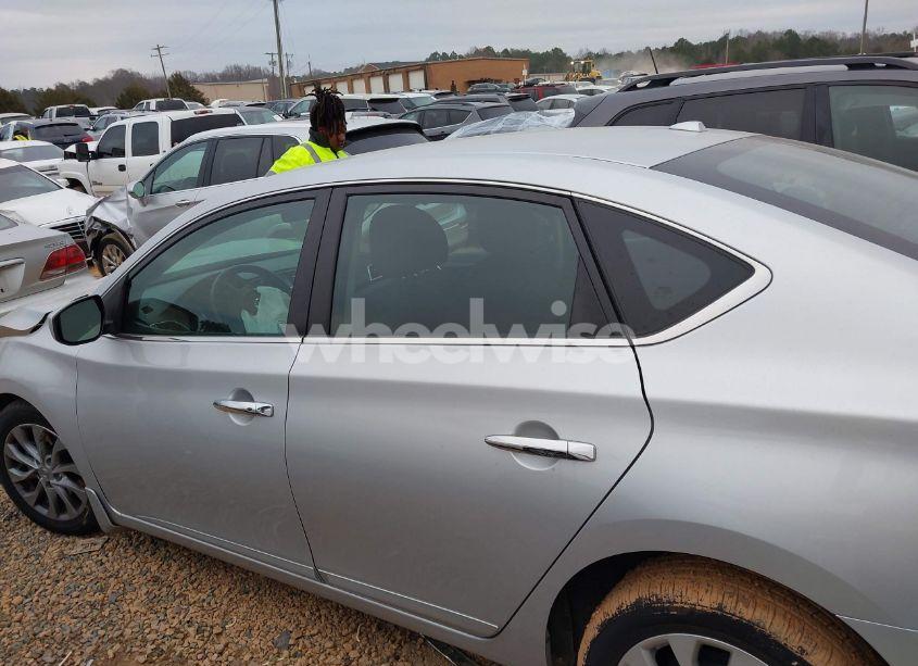 Photo 14 of 2019 Nissan Sentra SV (VIN 3N1AB7AP0KY304511)