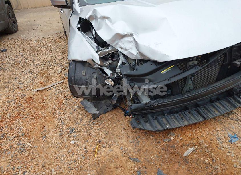 Photo 6 of 2019 Nissan Sentra SV (VIN 3N1AB7AP0KY304511)