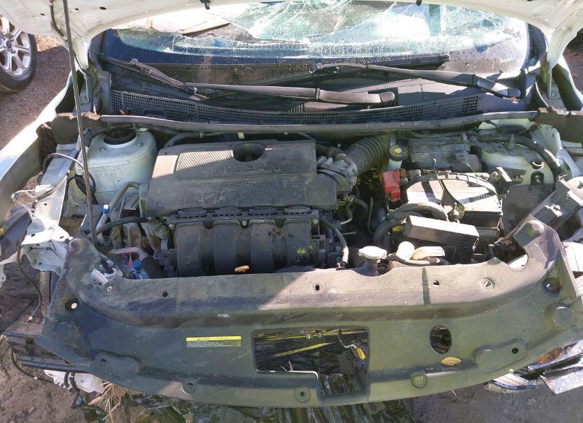 Photo 10 of 2019 Nissan Sentra S (VIN 3N1AB7AP0KY309806)