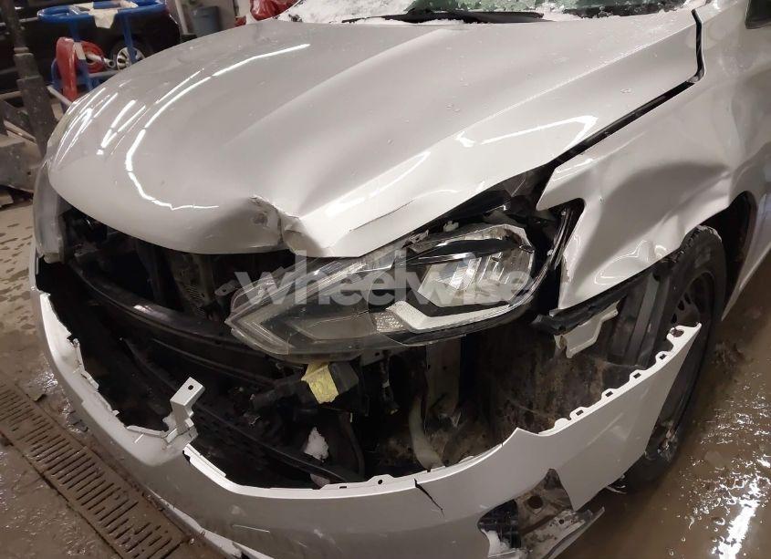 Photo 6 of 2019 Nissan Sentra S (VIN 3N1AB7AP0KY311250)