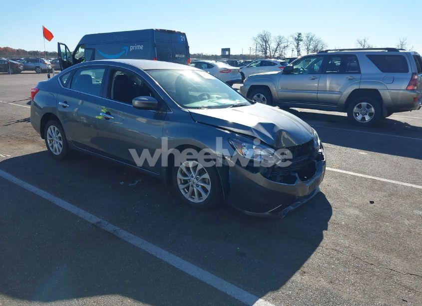 2019 Nissan Sentra SV (VIN 3N1AB7AP0KY321941) main photo