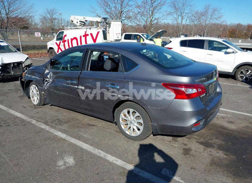 Photo 3 of 2019 Nissan Sentra SV (VIN 3N1AB7AP0KY321941)