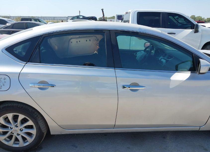 Photo 13 of 2019 Nissan Sentra SV (VIN 3N1AB7AP0KY358536)