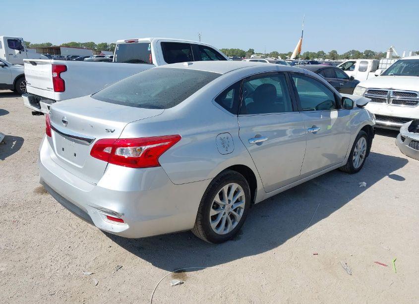 Photo 4 of 2019 Nissan Sentra SV (VIN 3N1AB7AP0KY358536)