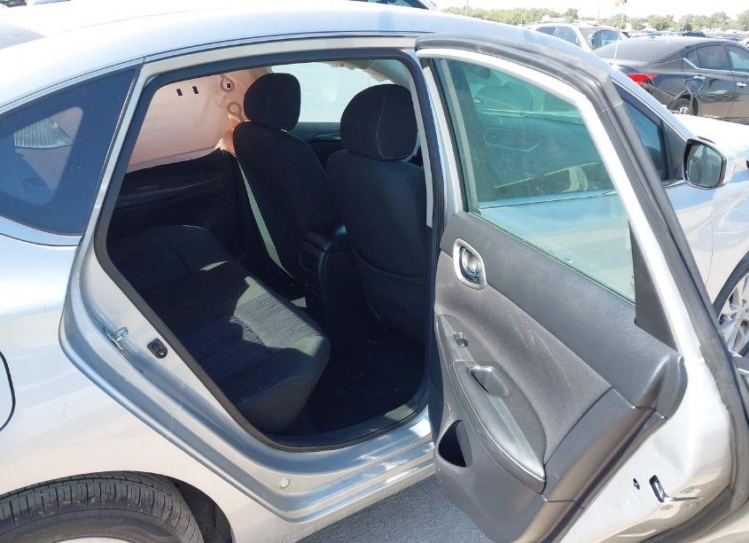 Photo 8 of 2019 Nissan Sentra SV (VIN 3N1AB7AP0KY358536)