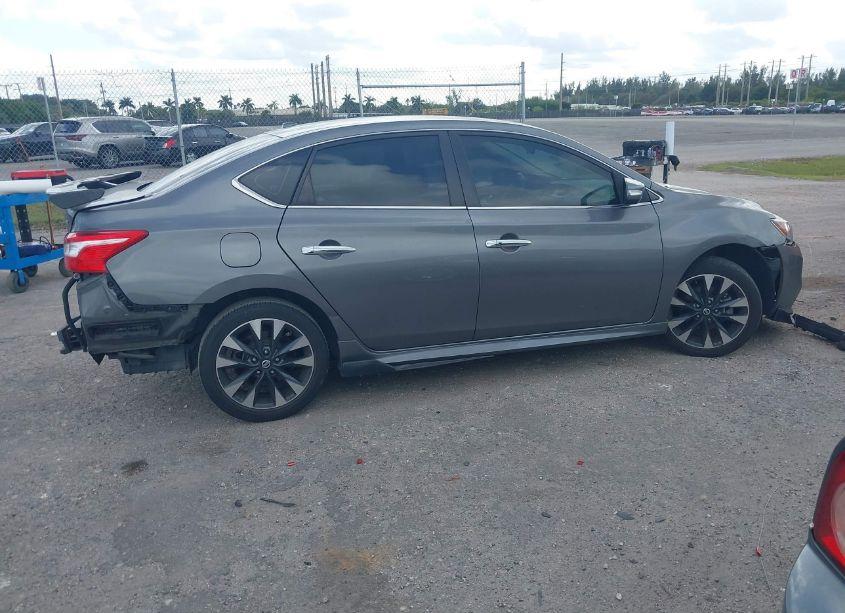 Photo 4 of 2019 Nissan Sentra SR (VIN 3N1AB7AP0KY374039)