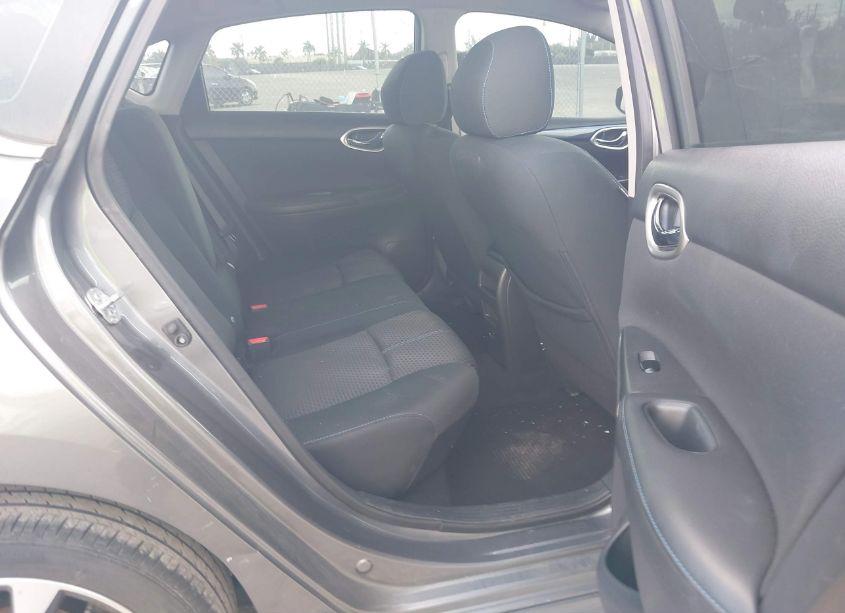 Photo 8 of 2019 Nissan Sentra SR (VIN 3N1AB7AP0KY374039)