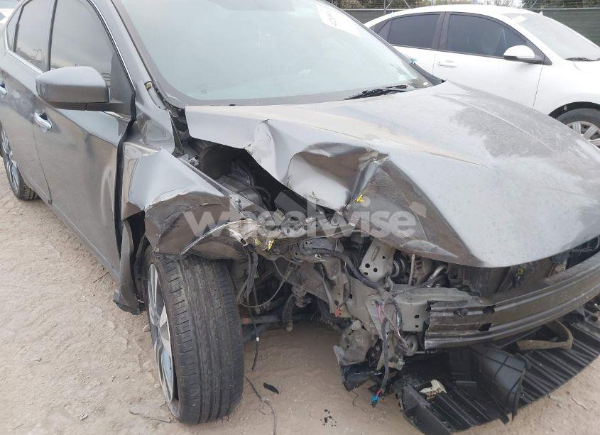 Photo 6 of 2019 Nissan Sentra SV (VIN 3N1AB7AP0KY403250)