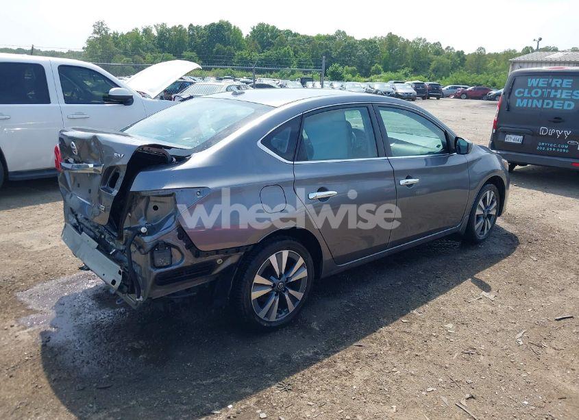 Photo 4 of 2019 Nissan Sentra SV (VIN 3N1AB7AP0KY415818)