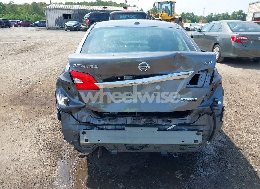 Photo 6 of 2019 Nissan Sentra SV (VIN 3N1AB7AP0KY415818)