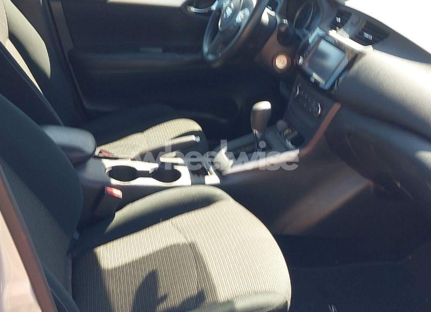 Photo 5 of 2019 Nissan Sentra S (VIN 3N1AB7AP0KY422624)