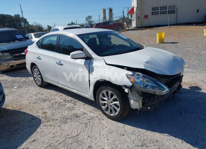 2019 Nissan Sentra SV (VIN 3N1AB7AP0KY427063) main photo