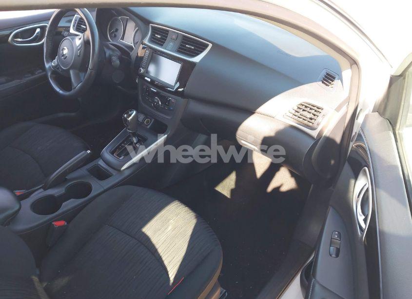 Photo 5 of 2019 Nissan Sentra SV (VIN 3N1AB7AP0KY427063)