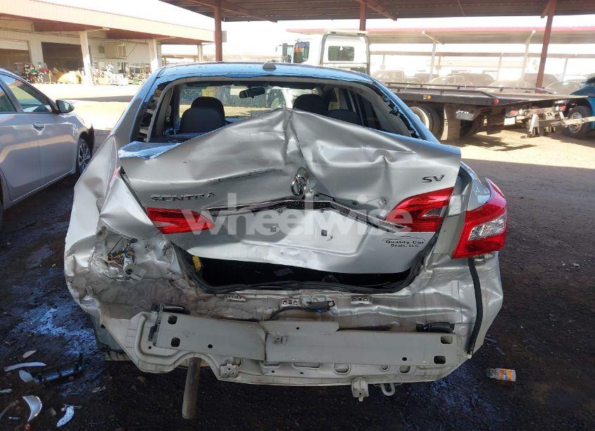 Photo 6 of 2019 Nissan Sentra SV (VIN 3N1AB7AP0KY431212)