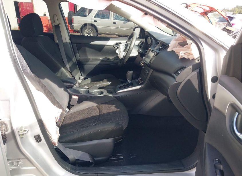 Photo 5 of 2019 Nissan Sentra S (VIN 3N1AB7AP0KY454845)