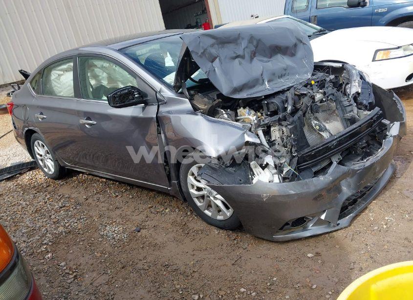 2019 Nissan Sentra SV (VIN 3N1AB7AP0KY456921) main photo