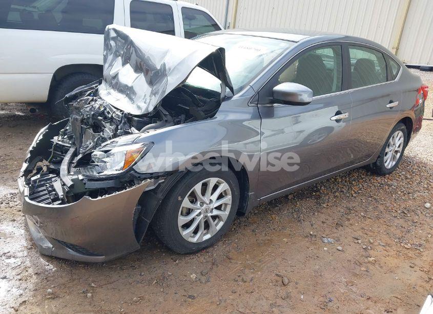 Photo 2 of 2019 Nissan Sentra SV (VIN 3N1AB7AP0KY456921)