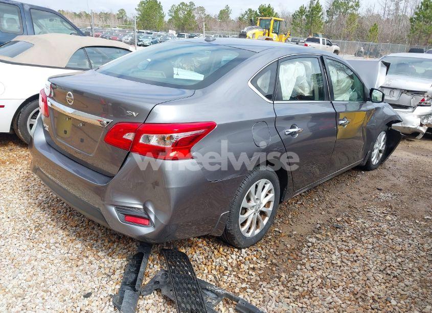 Photo 4 of 2019 Nissan Sentra SV (VIN 3N1AB7AP0KY456921)