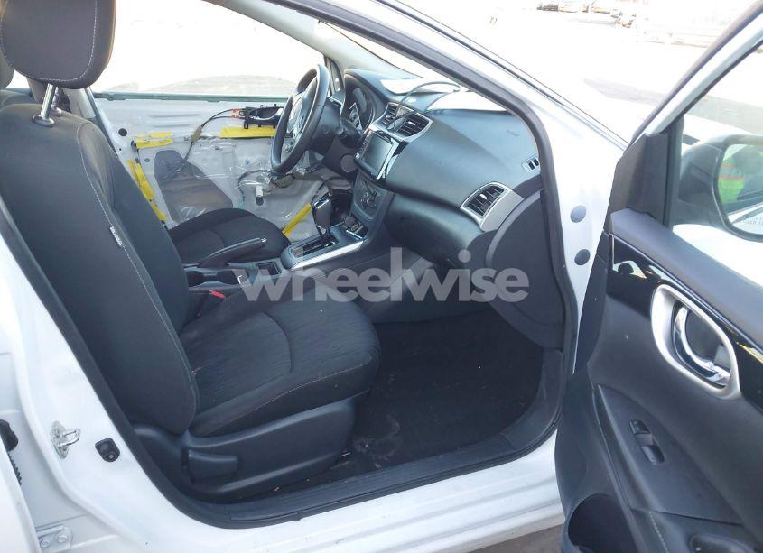 Photo 5 of 2019 Nissan Sentra SV (VIN 3N1AB7AP0KY457163)