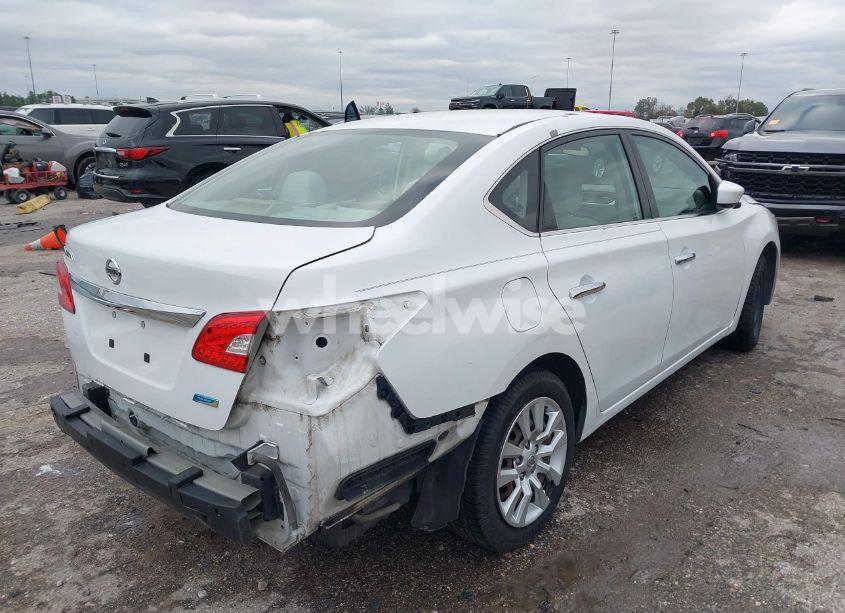 Photo 4 of 2014 Nissan Sentra S (VIN 3N1AB7AP1EY325968)